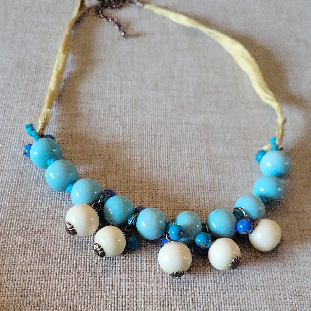 Elegant Blue and Cream Beaded Necklace